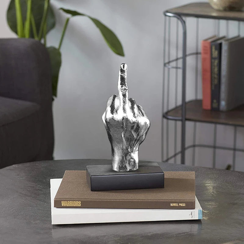 Estátua de Dedo Médio em Resina