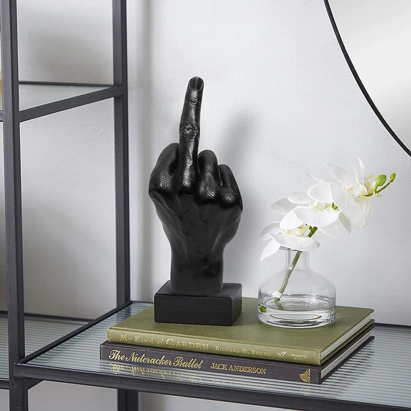 Estátua de Dedo Médio em Resina